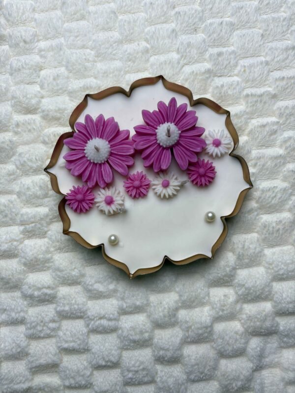 Urli bowl with daisy flower